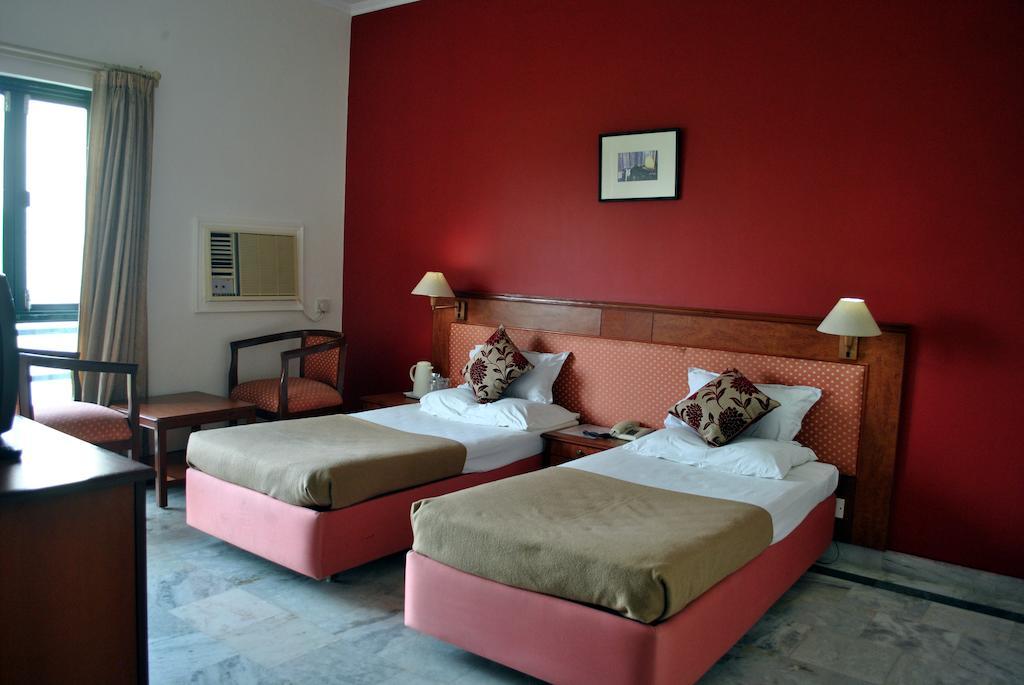 Greenwood Hotel Кхаджурахо Экстерьер фото