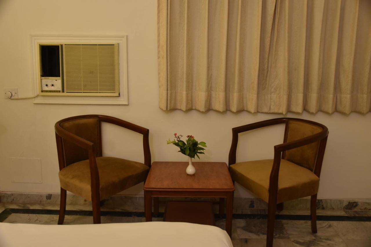Greenwood Hotel Кхаджурахо Экстерьер фото