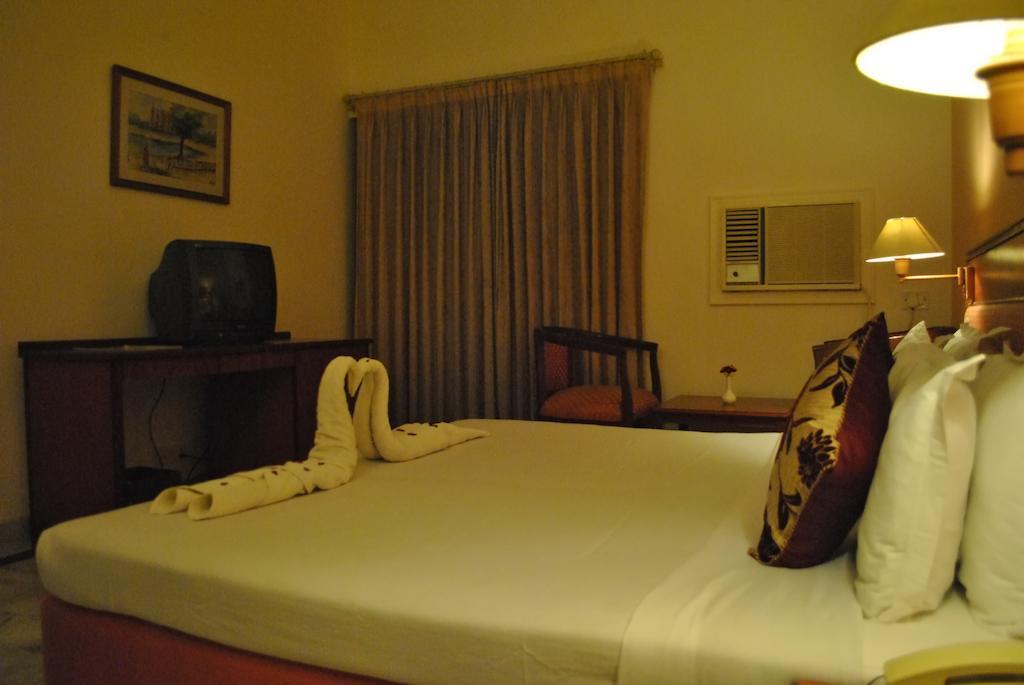 Greenwood Hotel Кхаджурахо Номер фото